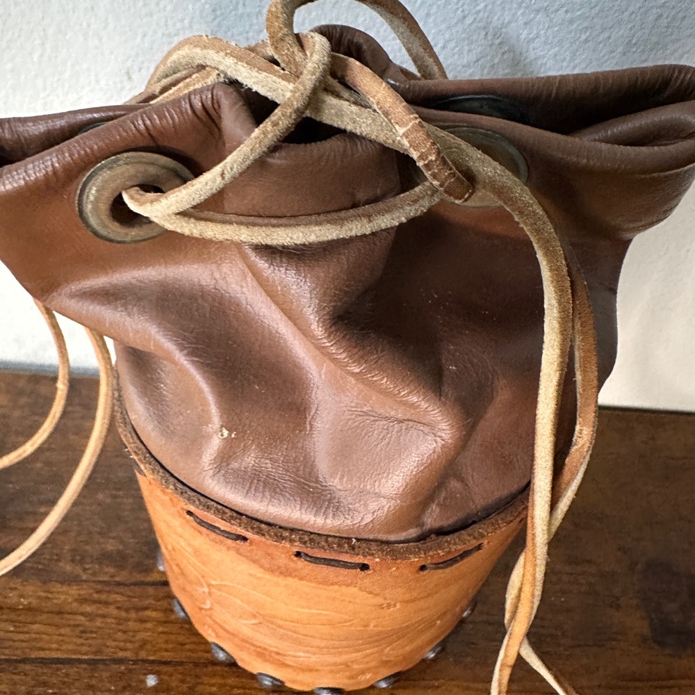 VTG Handcrafted Tooled Leather Cylinder Bucket Bag Drawstring Backpack Studded - Picture 6 of 11